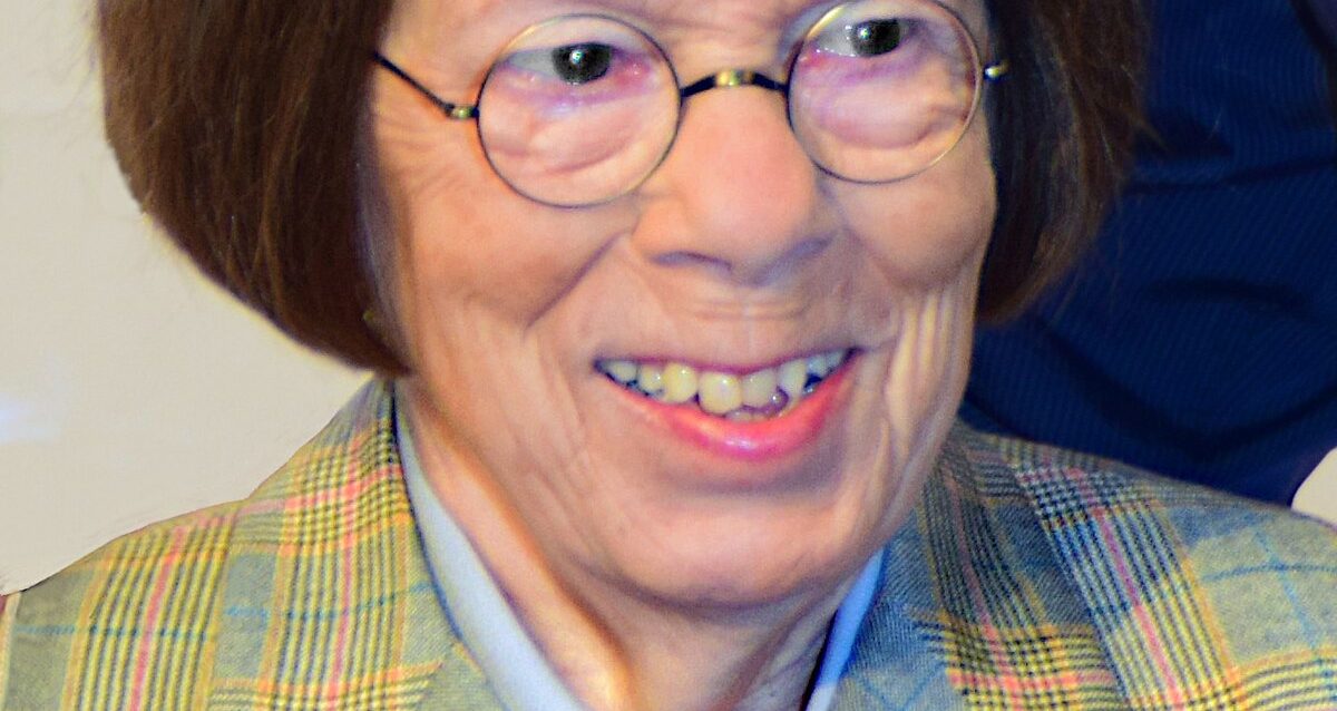 Linda Hunt